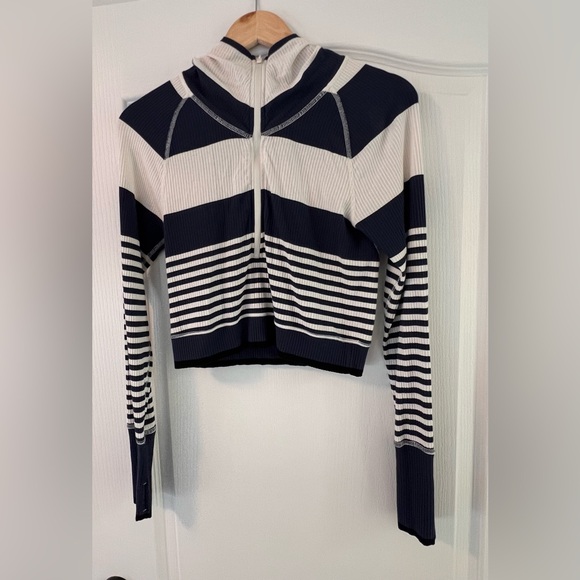 Free People Movement Striped Half Zip in M - Picture 3 of 4